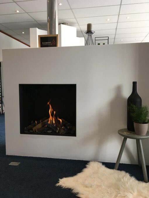 Element 4 Modore 75 showroom